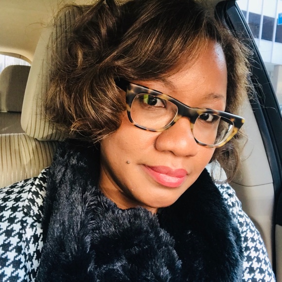 Meet your Posh Ambassador, Juane! - Picture 3 of 6